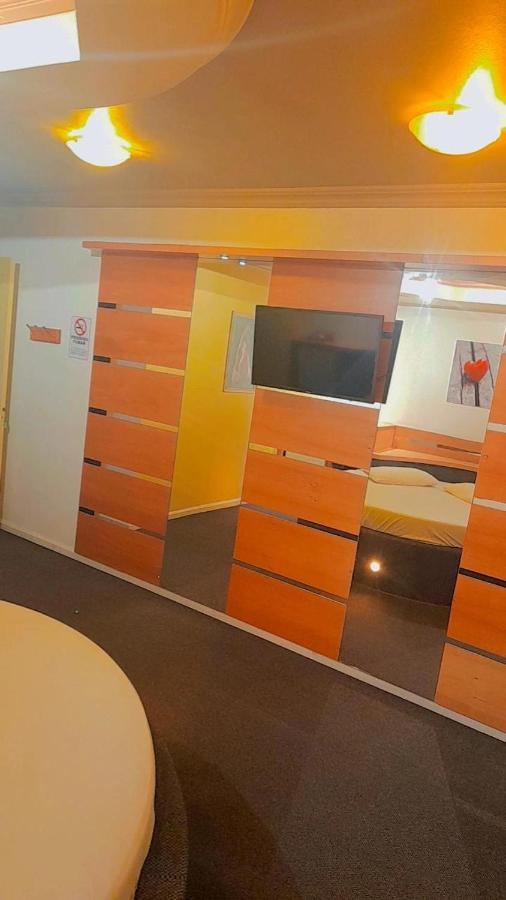 Motel Avenida (Adults Only) กรามาโด ภายนอก รูปภาพ