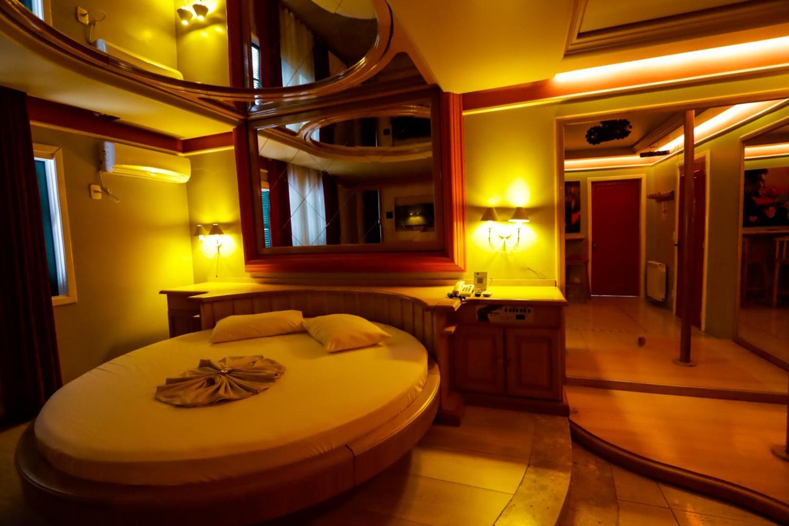 Motel Avenida (Adults Only) กรามาโด ภายนอก รูปภาพ
