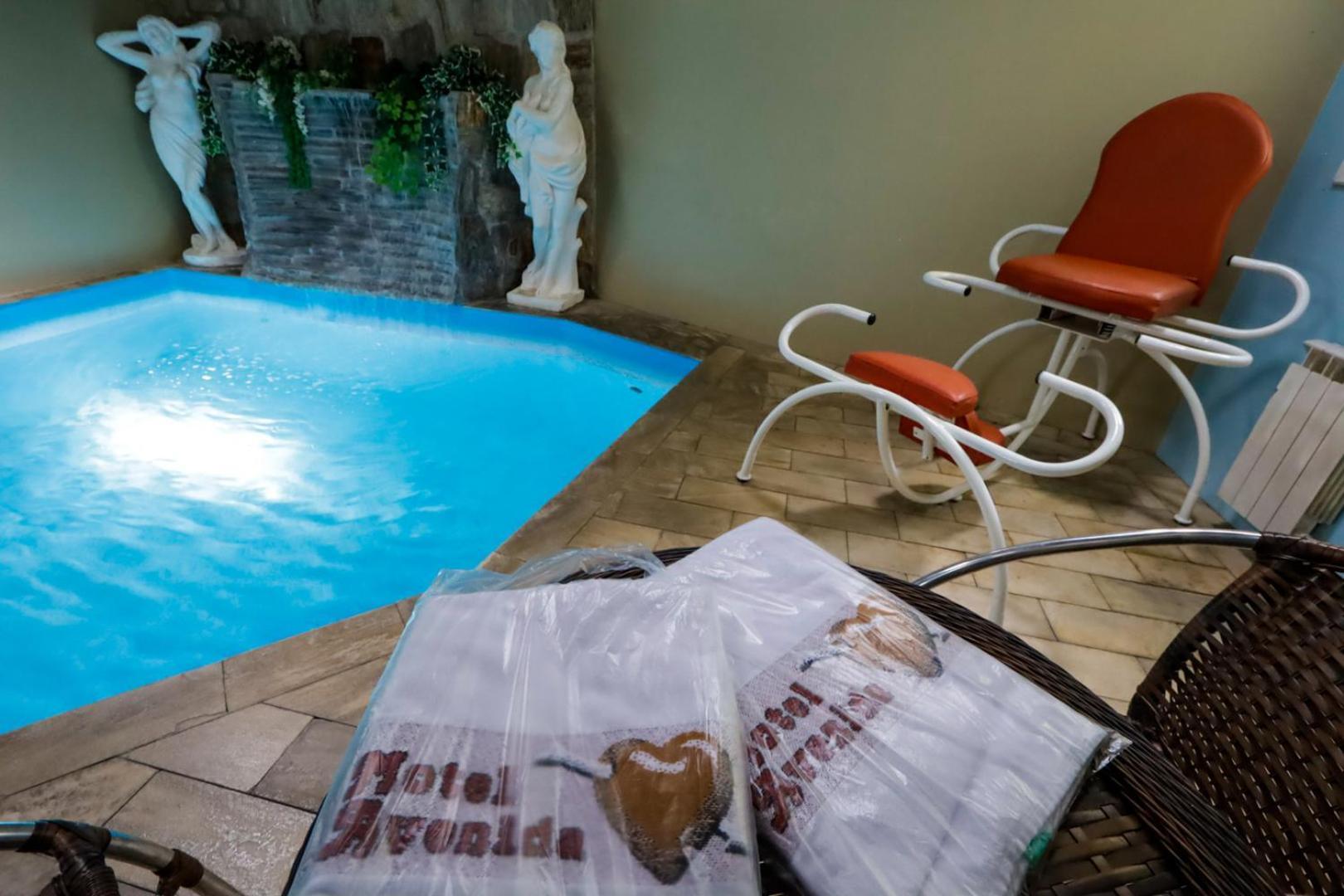 Motel Avenida (Adults Only) กรามาโด ภายนอก รูปภาพ