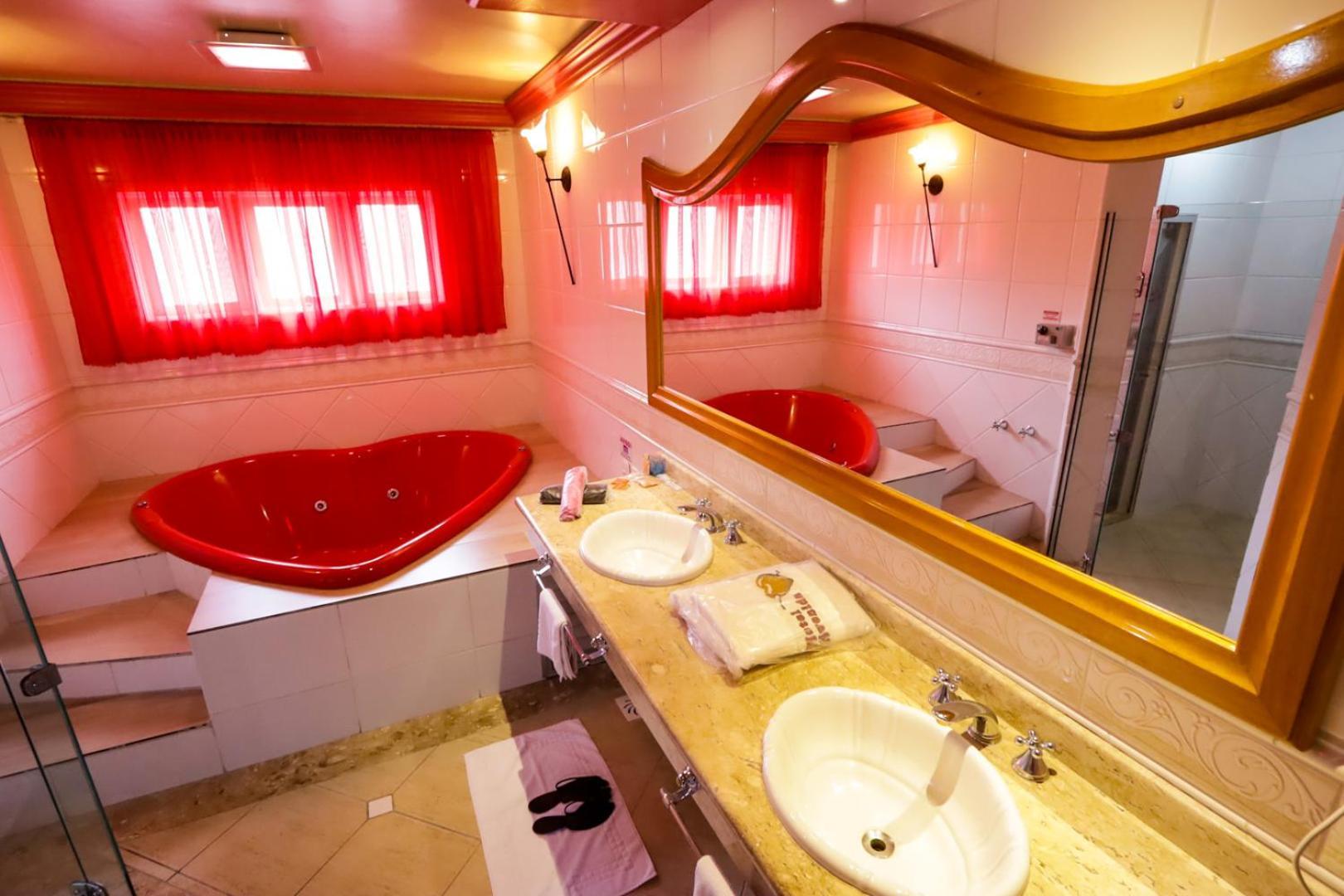 Motel Avenida (Adults Only) กรามาโด ภายนอก รูปภาพ
