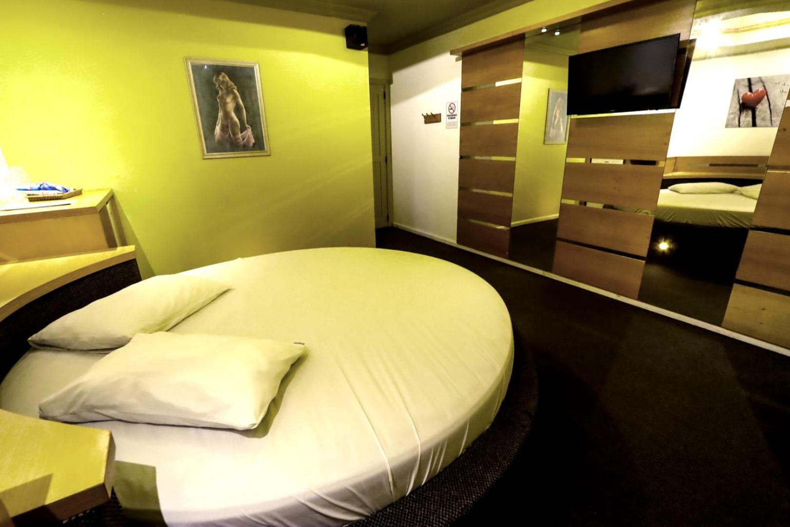 Motel Avenida (Adults Only) กรามาโด ภายนอก รูปภาพ