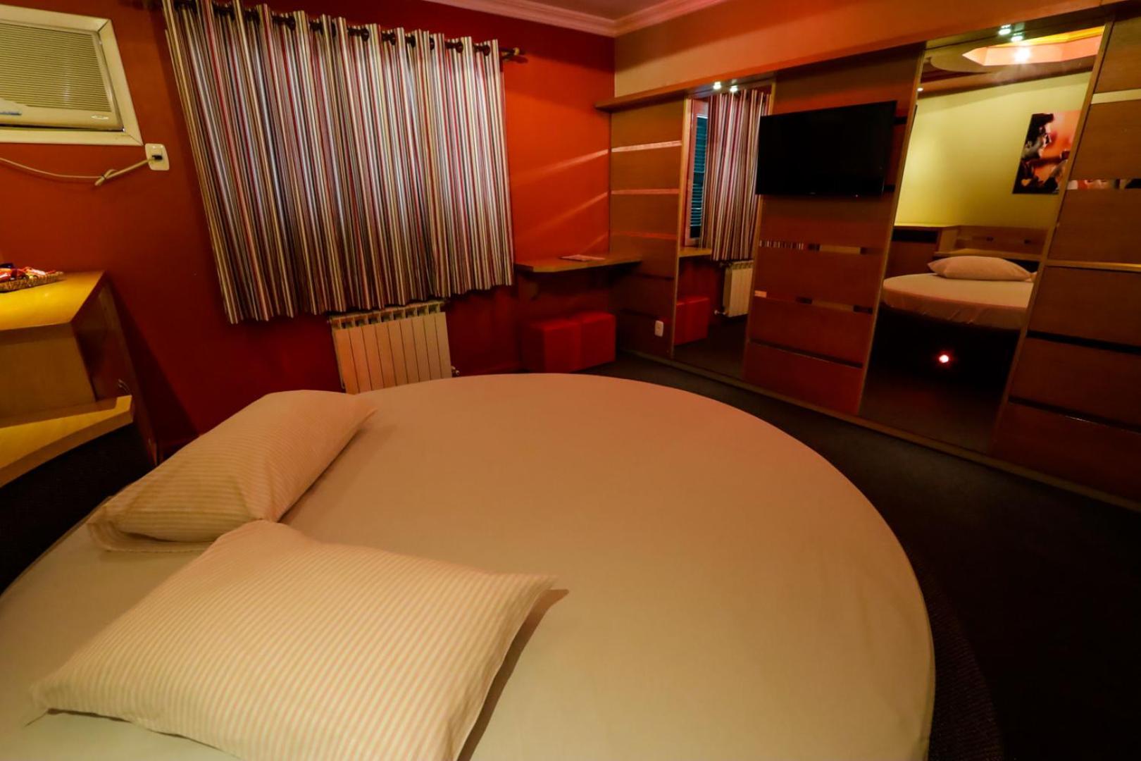 Motel Avenida (Adults Only) กรามาโด ภายนอก รูปภาพ