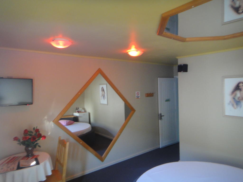 Motel Avenida (Adults Only) กรามาโด ภายนอก รูปภาพ